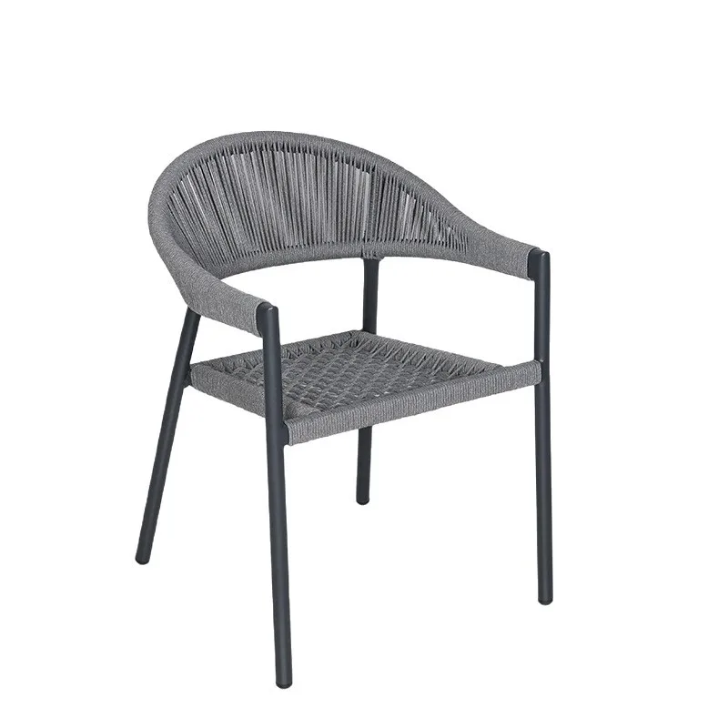 アームレスト付きのラタン製ダイニングチェア。背もたれと組み合 - Outdoor Furniture Metal Chairs のレビューと価格