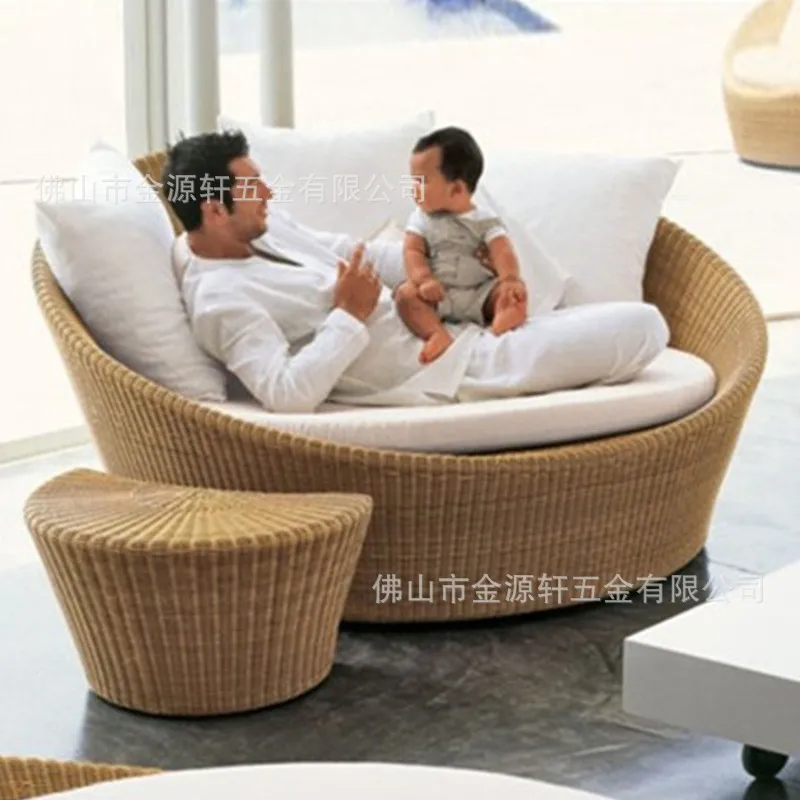丸型ラタン製屋外デイベッド パティオ プールサイド ラウンジ - Outdoor Daybed Furniture のレビューと価格